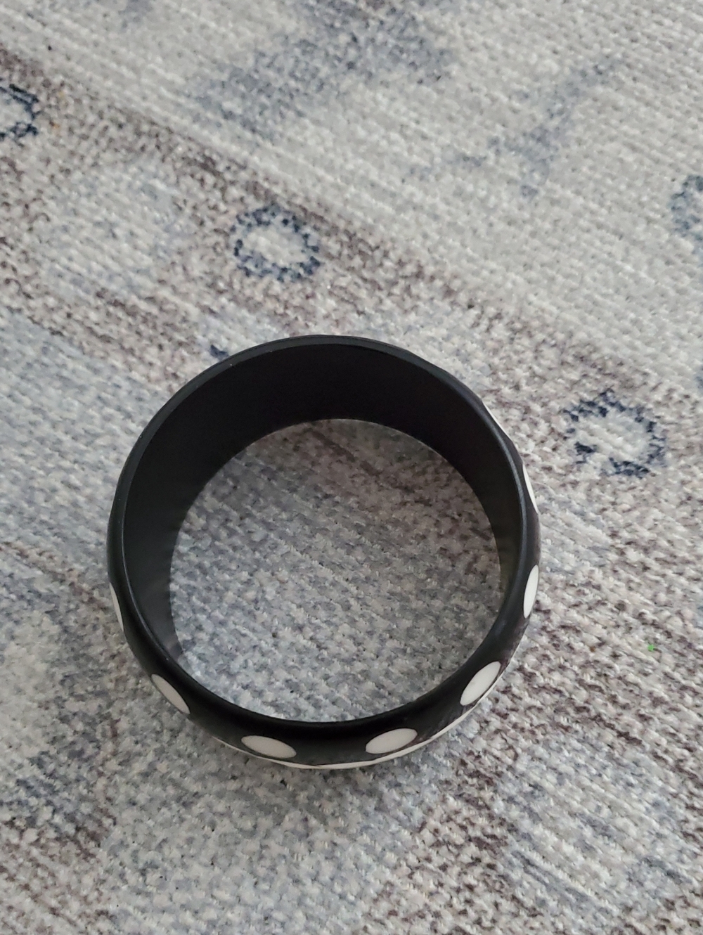 Black and White Etched Polka Dot Chunky Bangle Bracelet - Picture 3 of 6
